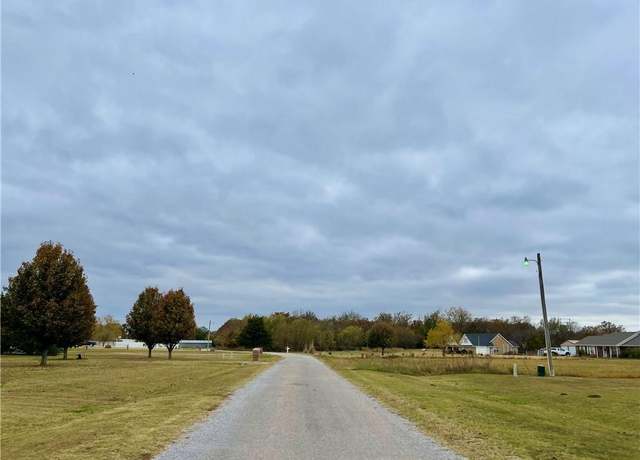 Property at 10 Belle Brooke Cir, Shawnee, OK 74804