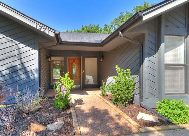 Property at 1921 Chaparral Ln, Edmond, OK 73013, 3 beds, 2.5 baths