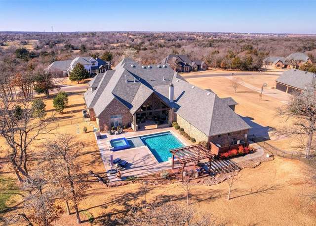 Property at 4624 Abbey Cir, Edmond, OK 73034, 6 beds, 7.5 baths