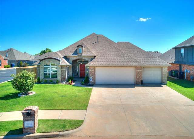 Property at 2712 NW 171st St, Edmond, OK 73012, 3 beds, 2.5 baths