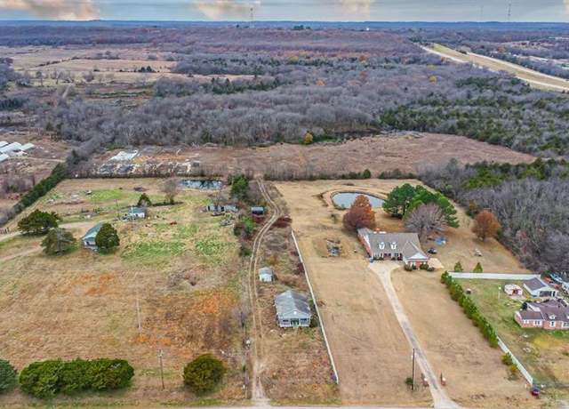 Property at 10015 S Bryant Rd, Henryetta, OK 74437, 3 beds, 1 bath