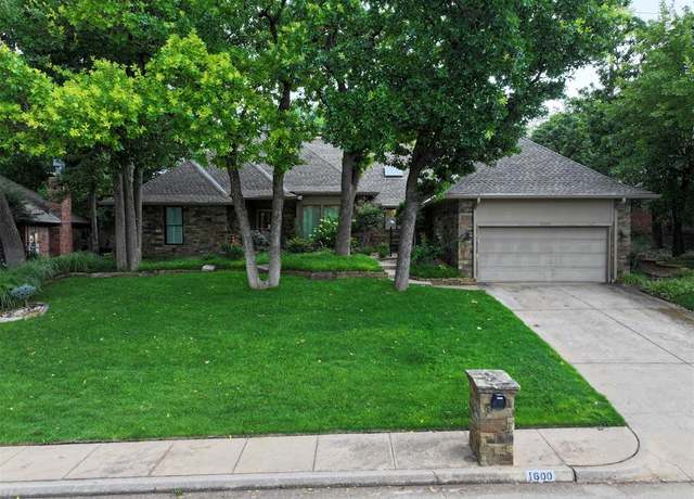 Property at 1600 Turtlecreek Rd, Edmond, OK 73013, 3 beds, 2.5 baths