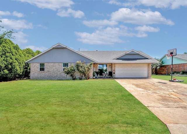 Property at 1412 Concord Ln, Altus, OK 73521, 3 beds, 2 baths