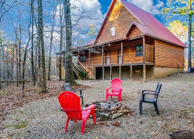Property at 26 Huckleberry Trl, Broken Bow, OK 74728, 2 beds, 2.5 baths