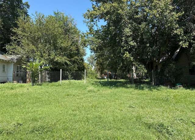 Property at 609 E Broadway St, Anadarko, OK 73005, 2 beds, 2 baths
