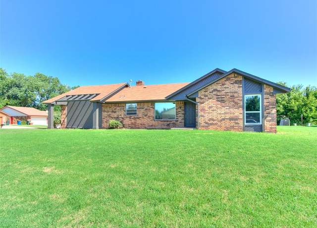 Property at 1025 Hawthorne Dr, Midwest City, OK 73110, 3 beds, 2 baths
