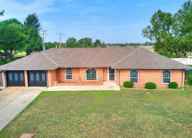 Property at 11613 Hastings Ave, Yukon, OK 73099, 4 beds, 2.5 baths