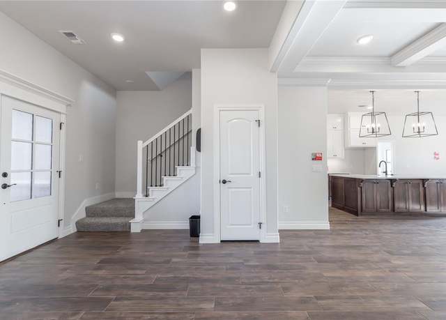 Property at 13715 Saltgrass Dr, Edmond, OK 73025, 5 beds, 3 baths