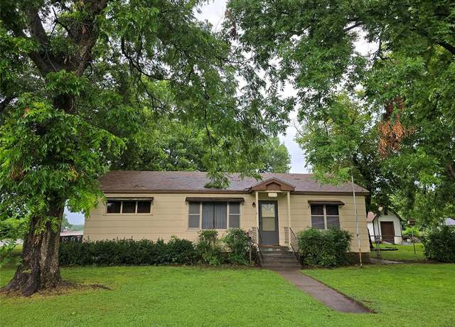 Property at 730 N Santa Fe St, Pauls Valley, OK 73075, 3 beds, 1 bath