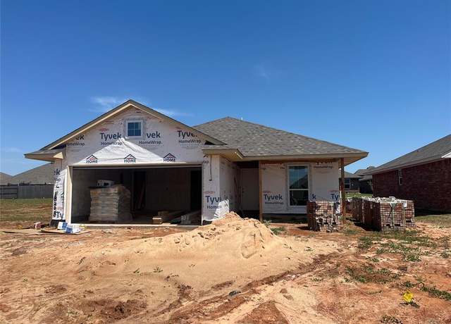 Property at 18208 Austin Ct, Edmond, OK 73012, 3 beds, 2 baths