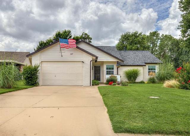 Property at 517 Beagle Cir, Edmond, OK 73003, 3 beds, 2 baths