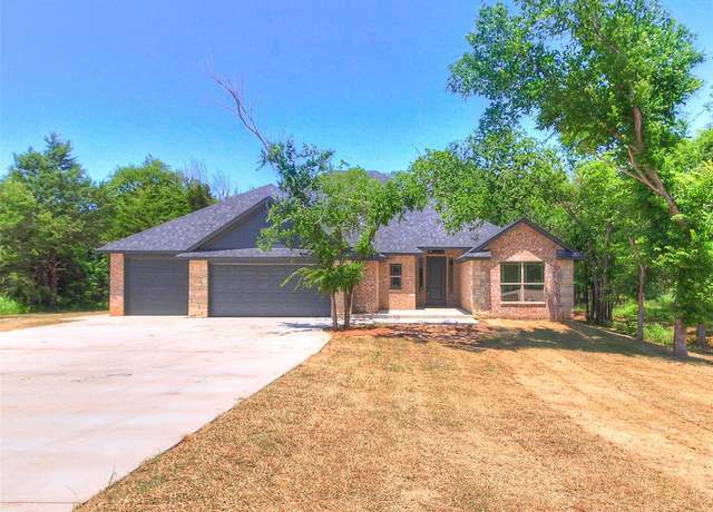 Property at 9070 Oak Tree Cir, Edmond, OK 73025, 4 beds, 3 baths