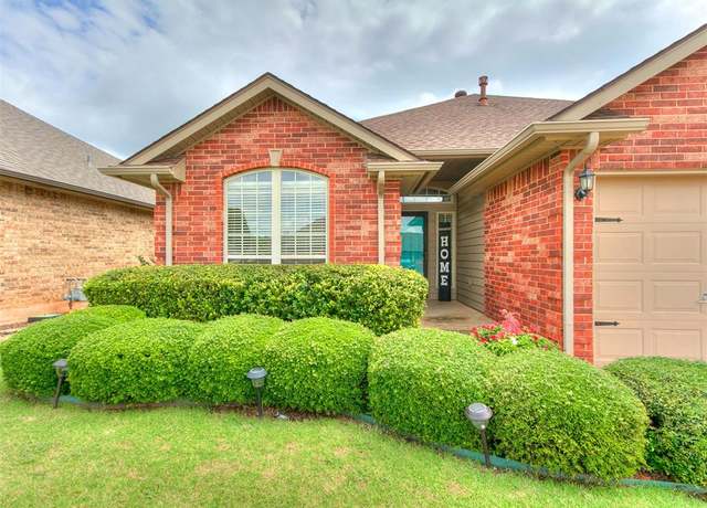 Property at 2600 Jefferson Dr, Moore, OK 73160, 3 beds, 2 baths