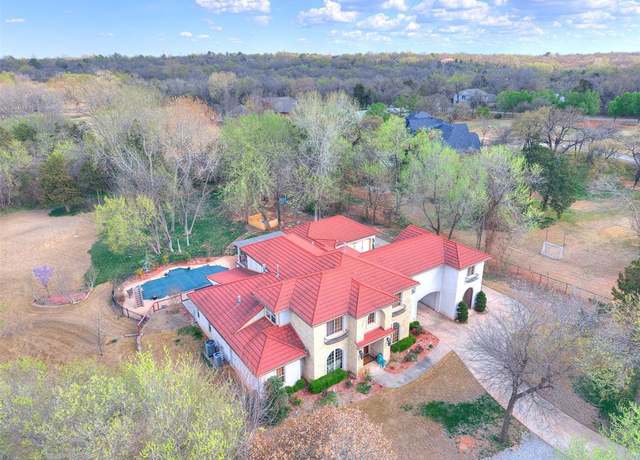 Property at 1900 S Coltrane Rd, Edmond, OK 73013, 5 beds, 4.5 baths
