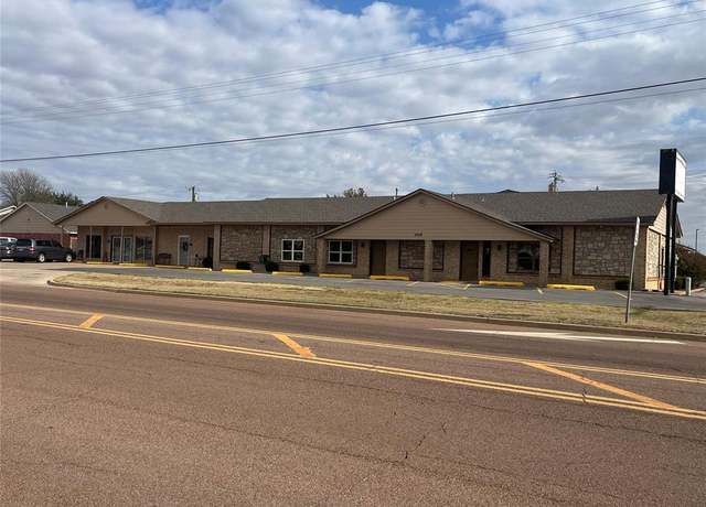 Property at 2908 N Park Ln, Altus, OK 73521, 5 beds, 5 baths