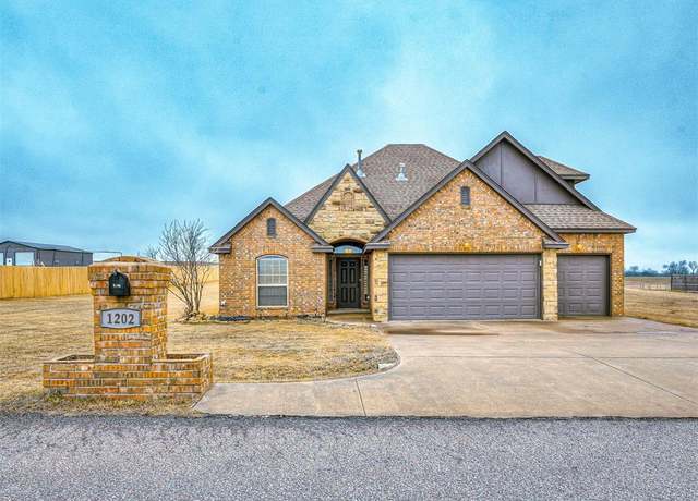 Property at 1202 Ella Dr, Tuttle, OK 73089, 3 beds, 2 baths