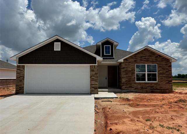 Property at 932 S Bear Ln, Mustang, OK 73064, 3 beds, 2 baths