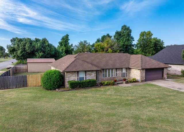 Property at 4540 SE 35th St, Del City, OK 73115, 3 beds, 2.5 baths