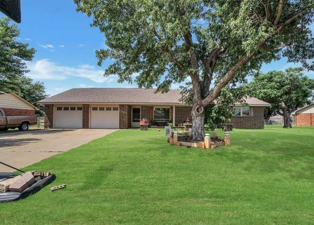 Property at 1305 Andy St, Altus, OK 73521, 4 beds, 2 baths