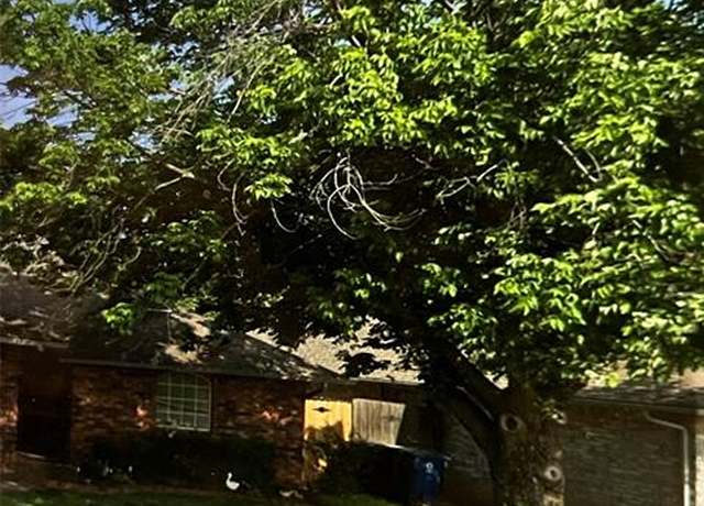 Property at 2004 N Timberview Dr, Edmond, OK 73013, 4 beds, 3 baths