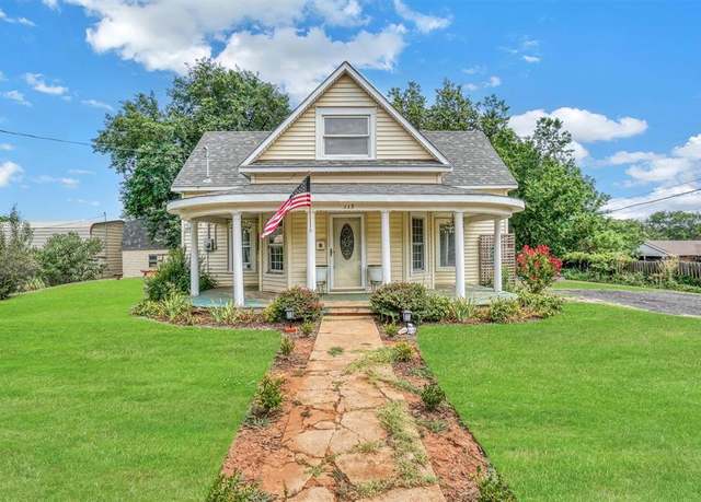Property at 117 W 6th St, Cordell, OK 73632, 4 beds, 2 baths
