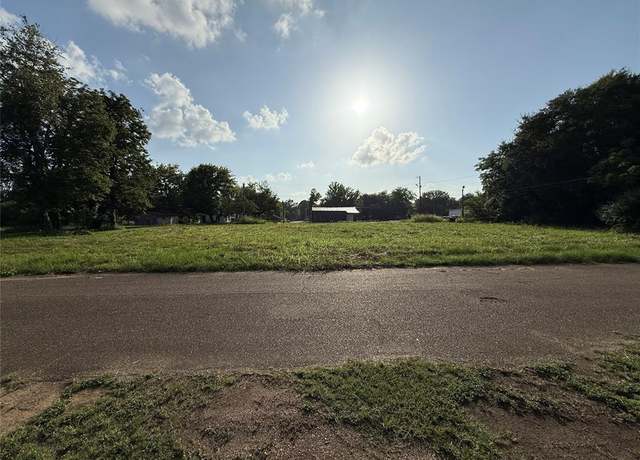 Property at 801 SE Avenue C, Idabel, OK 74745