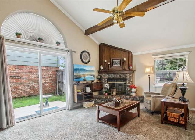 Property at 2110 Parkview Dr, Moore, OK 73170, 3 beds, 2 baths