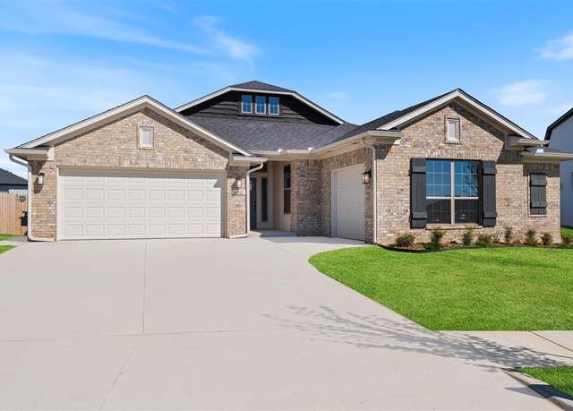 Property at 10505 NW 33rd Pl, Yukon, OK 73099, 4 beds, 2 baths
