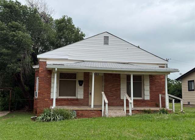 Property at 925 NE 31st St, Oklahoma City, OK 73105, 3 beds, 1 bath