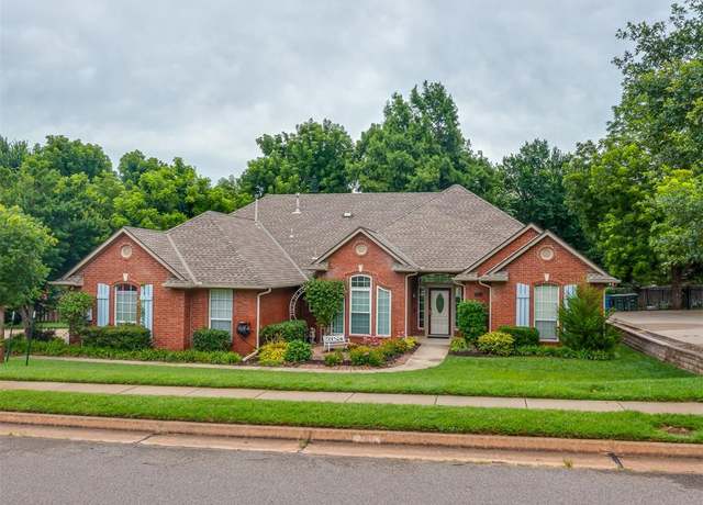 Property at 3716 Equestrian Ct, Edmond, OK 73034, 4 beds, 3 baths