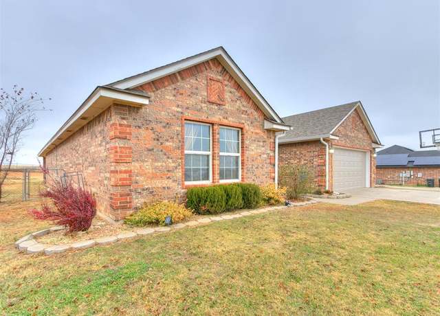 Property at 2165 County Road 1226 Rd, Tuttle, OK 73089, 3 beds, 2 baths