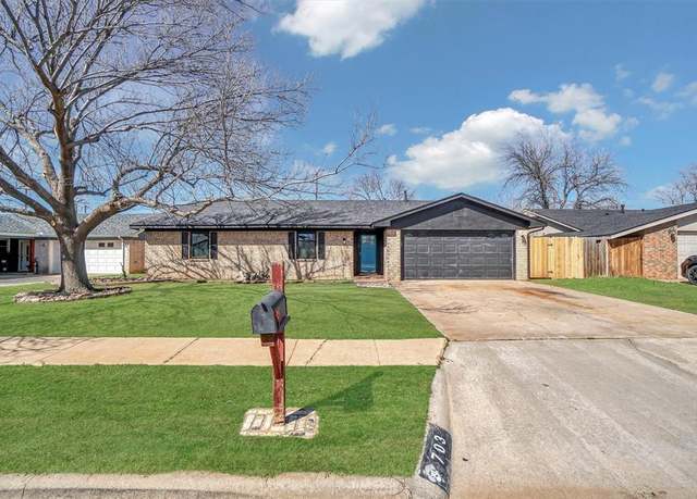 Property at 703 Comanche Trl, Altus, OK 73521, 3 beds, 2 baths