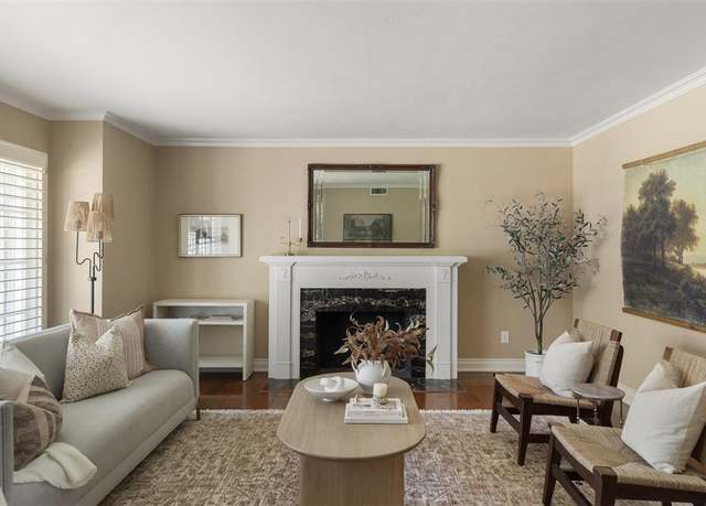 Property at 1716 Westminster Pl, Nichols Hills, OK 73120, 3 beds, 2 baths