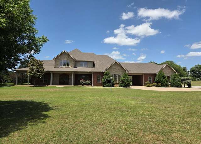 Property at 1419 W Royal Oaks Rd, Pauls Valley, OK 73075, 4 beds, 3.5 baths