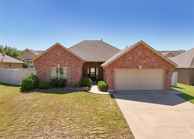 Property at 2016 Lantana Cir, Shawnee, OK 74804, 3 beds, 2 baths