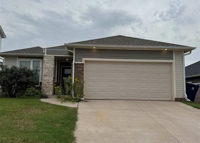 Property at 612 NW 182nd St, Edmond, OK 73012, 3 beds, 2 baths