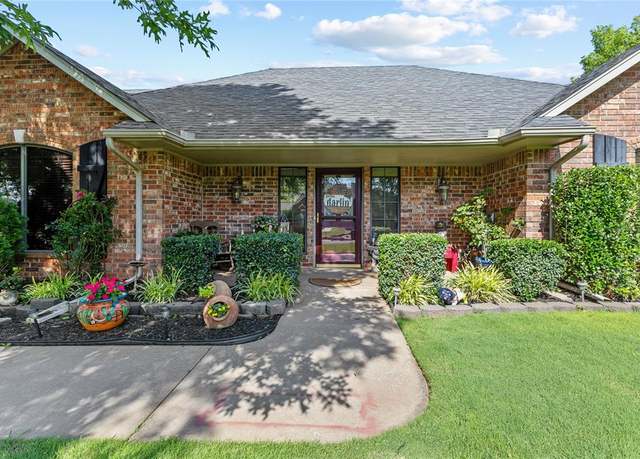 Property at 1901 Pamela Ln, Weatherford, OK 73096, 3 beds, 2 baths