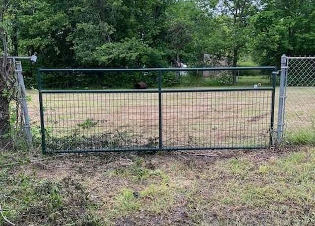 Property at 518 E Seymour St, Shawnee, OK 74801