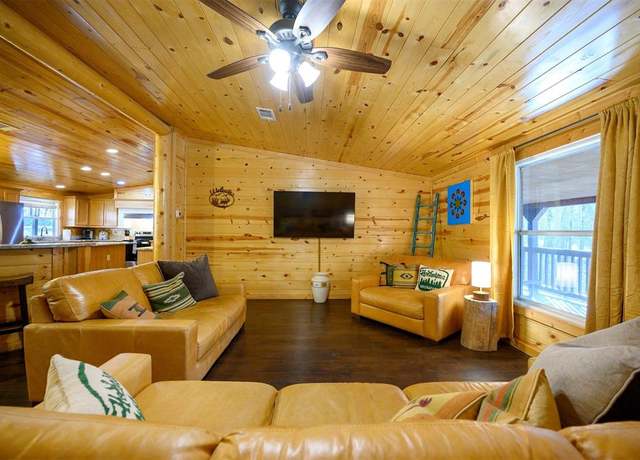 Property at 80 Rosy Minnow Rd, Broken Bow, OK 74728, 3 beds, 2 baths