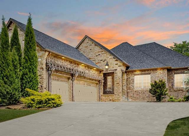 Property at 1600 Boathouse Rd, Edmond, OK 73034, 4 beds, 2.5 baths
