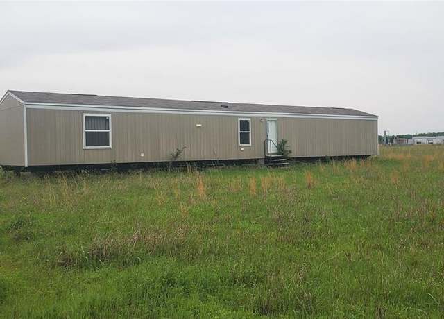 Property at 270 Thomas Rd, Canadian, OK 74425, 4 beds, 2 baths