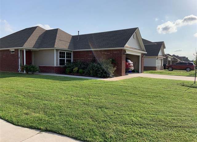 Property at 9200 NW 71st St, Yukon, OK 73099, 3 beds, 2 baths