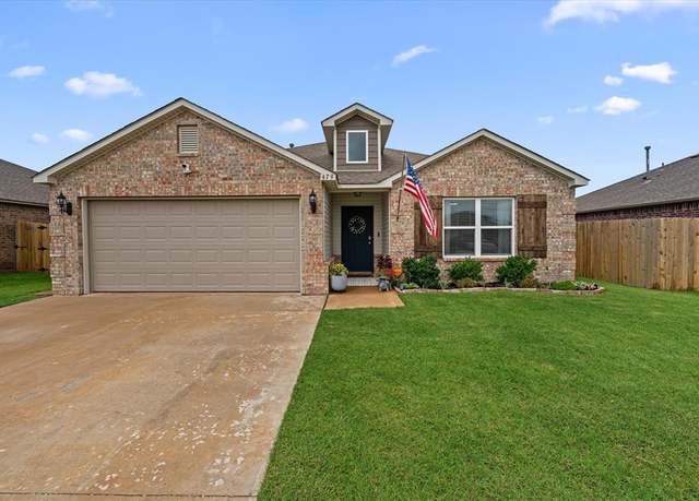 Property at 479 Fox Den Dr, Newcastle, OK 73065, 3 beds, 2 baths