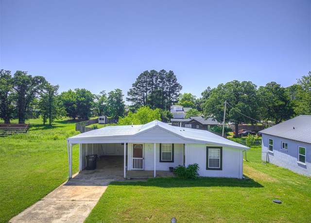 Property at 211 S 6th St, Mcloud, OK 74851, 2 beds, 1 bath