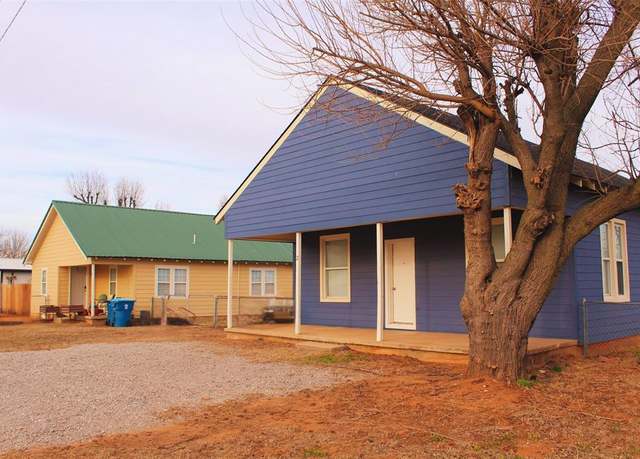 Property at 2 NW 6th St, Tuttle, OK 73089, 6 beds, 3 baths