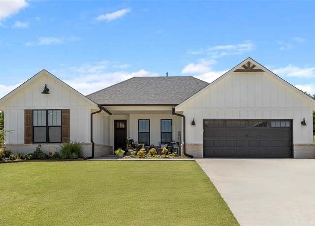 Property at 2666 Legacy Pl, Shawnee, OK 74804, 4 beds, 2 baths