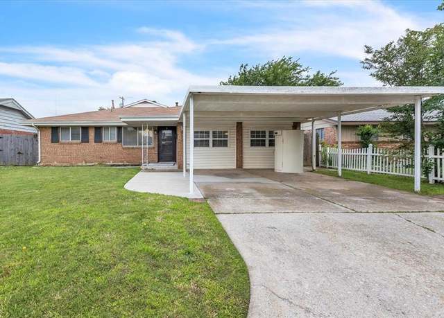 Property at 912 SW 4th Pl, Moore, OK 73160, 4 beds, 2.5 baths