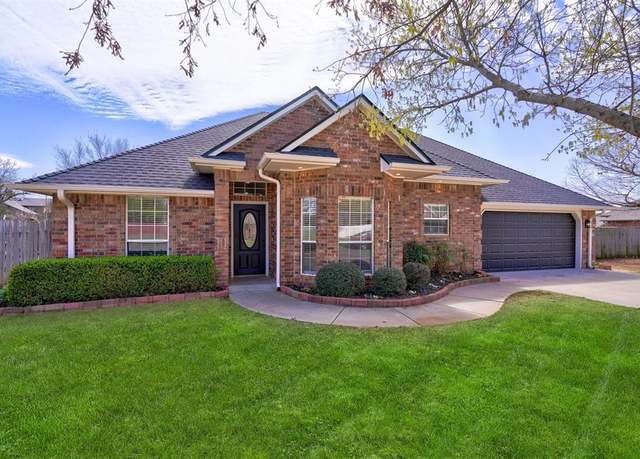Property at 324 NE 17th St, Blanchard, OK 73010, 3 beds, 2 baths