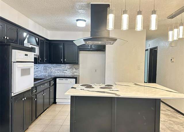 Property at 3744 Windswest Ct, Oklahoma City, OK 73179, 2 beds, 2 baths