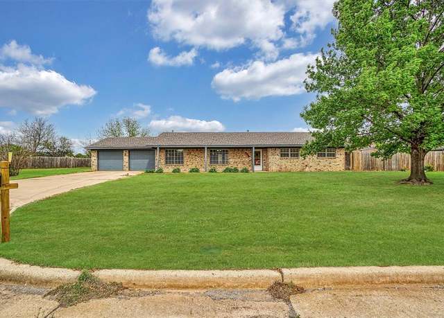 Property at 3508 Oklahoma Territory, Altus, OK 73521, 3 beds, 2 baths